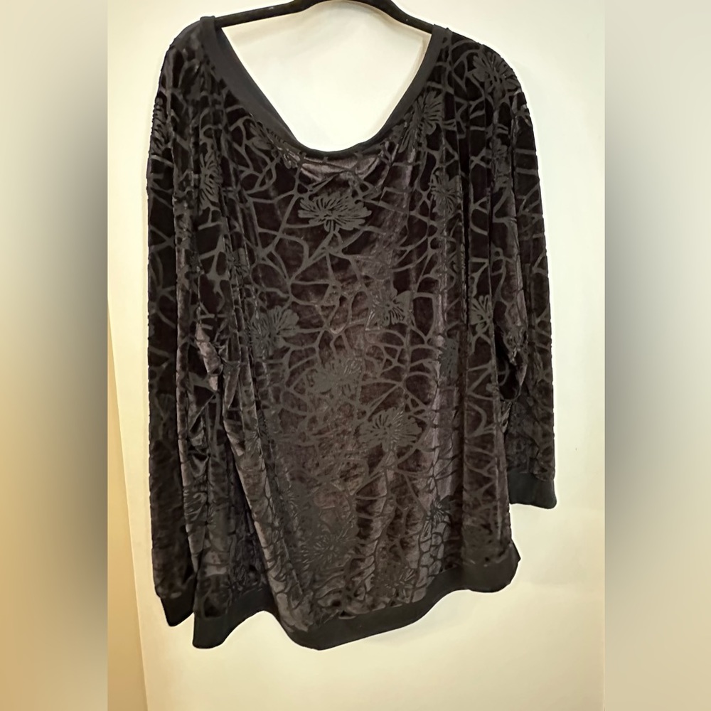 Burnout pattern wide shoulder top
